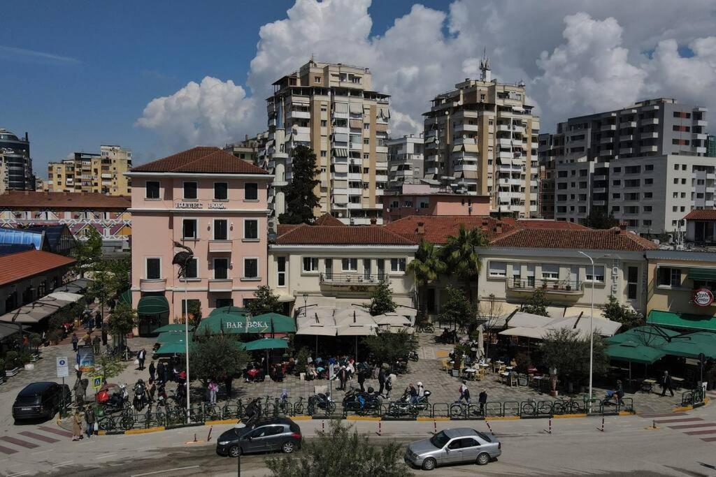 Central Apartment Тирана Екстер'єр фото